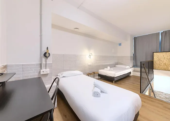 Πανσιόν H30 Tiboli Self Checkin 3*