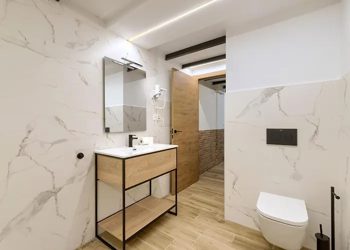 H30 Tiboli Self Checkin Πανσιόν 3*